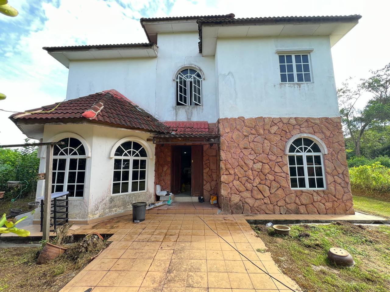 "Dah Lama Idamkan Rumah Macam Resort? Bungalow Tanah Mega @ Puncak Mekar Sg Merab Ini Jawapannya—7 Bilik Bawah RM900k!"