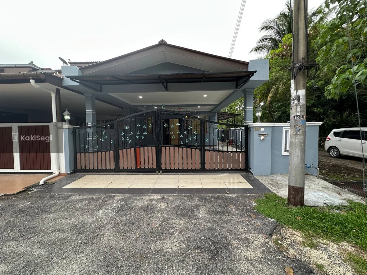 Rumah Teres End Lot  Renovated Bandar Tasik Kesuma Semenyih (Freehold)